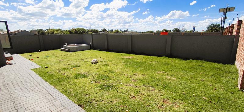 3 Bedroom Property for Sale in Heuwelsig Free State